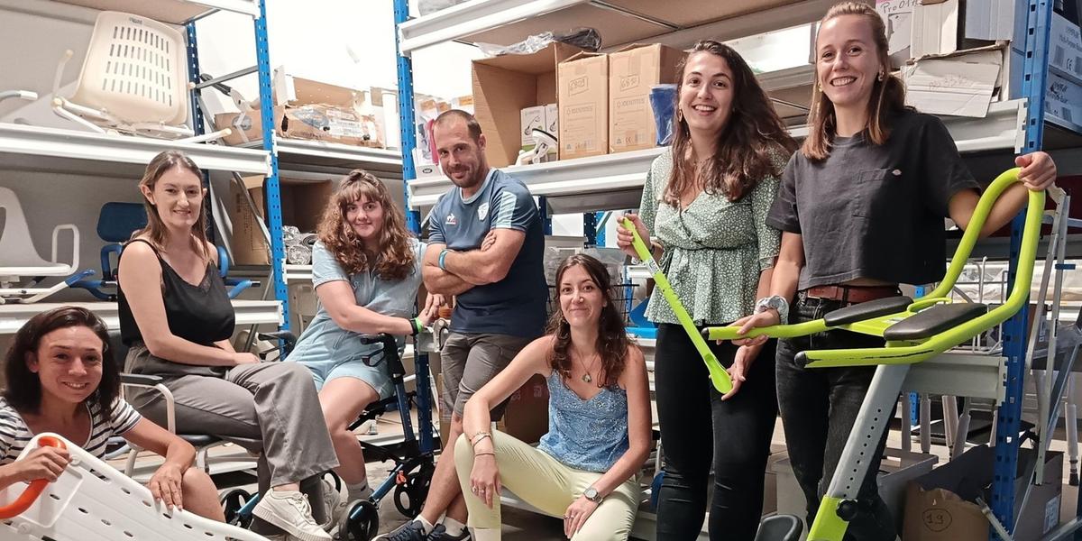 Équipe Autonomia 64 dans l'atelier